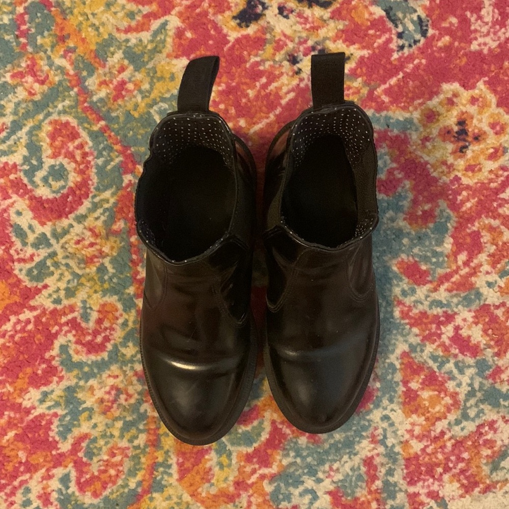 Dr Martens Flora Women’s smooth leather chelsea boot (size 8)